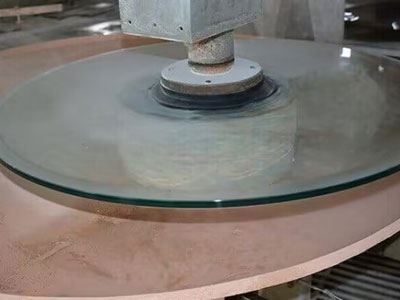 سطح طاولة زجاجي